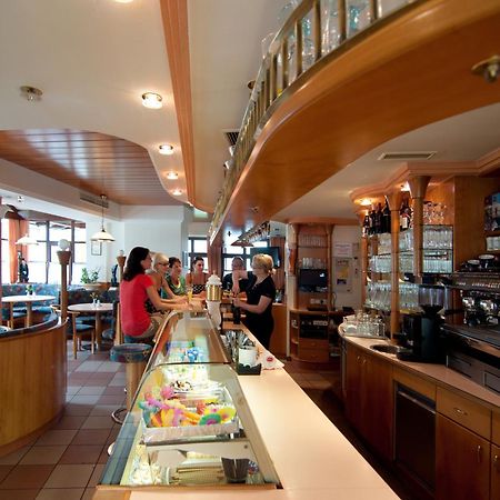 Restaurant - Cafe - Pension Hassler Берг  Экстерьер фото